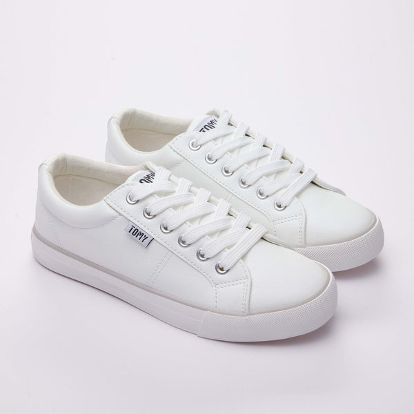 Tomy Sia Sneakers