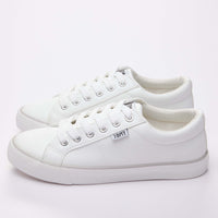 Tomy Sia Sneakers